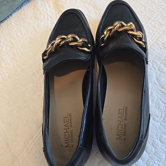 Michael Shannon Black Loafers with Gold Chain - Picture 3 of 12
